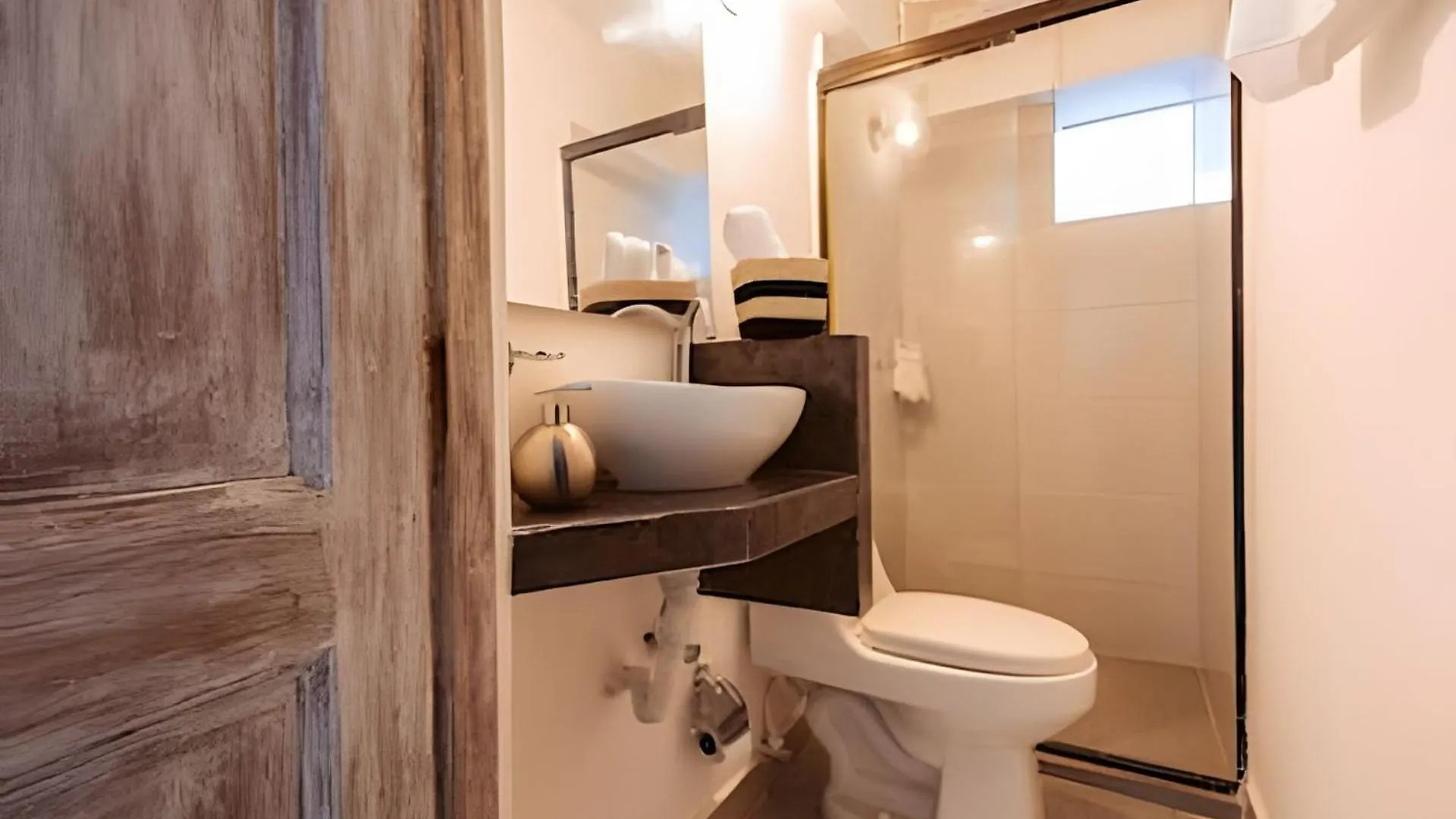 Laurdhomes Duplex Old City, Plaza Santo Domingo Cartagena 0*,  Colombia